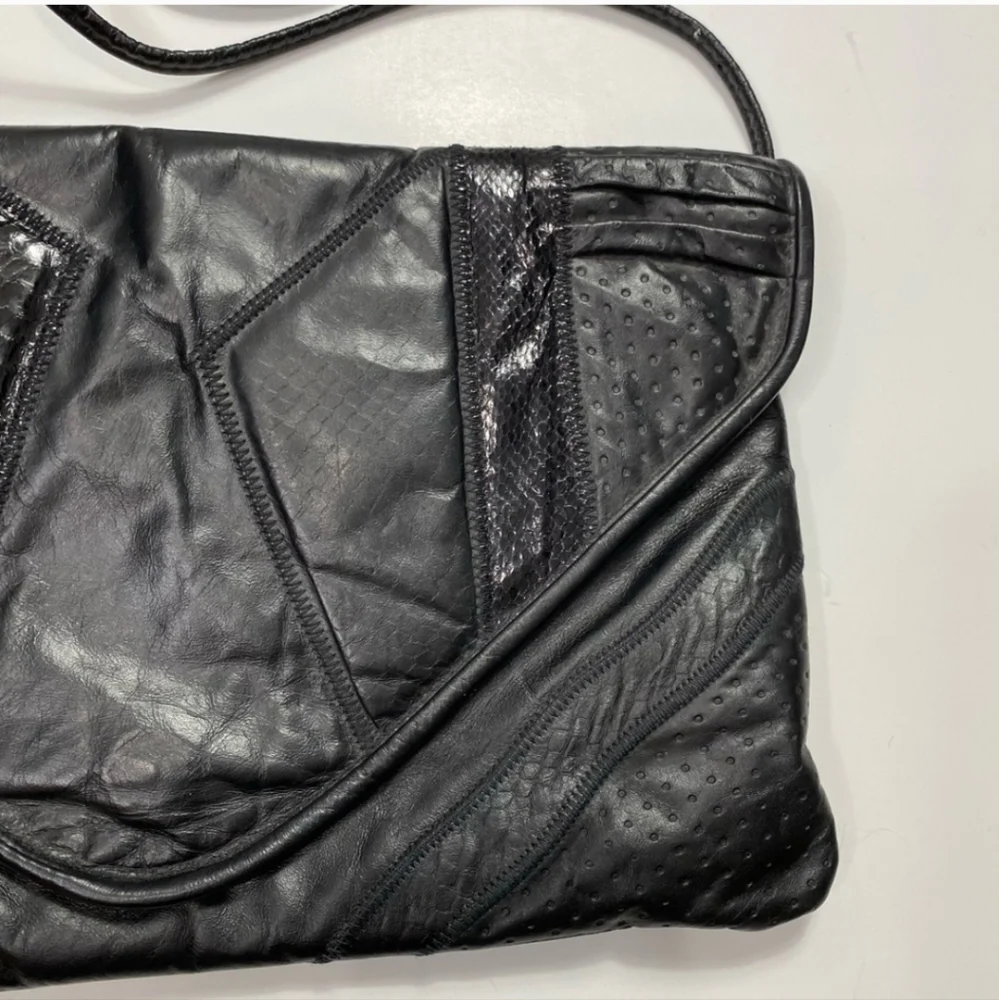 Vintage 70s Leather & Snakeskin Envelope Handbag Black Perforated Velvet Lined - Picture 4 of 14